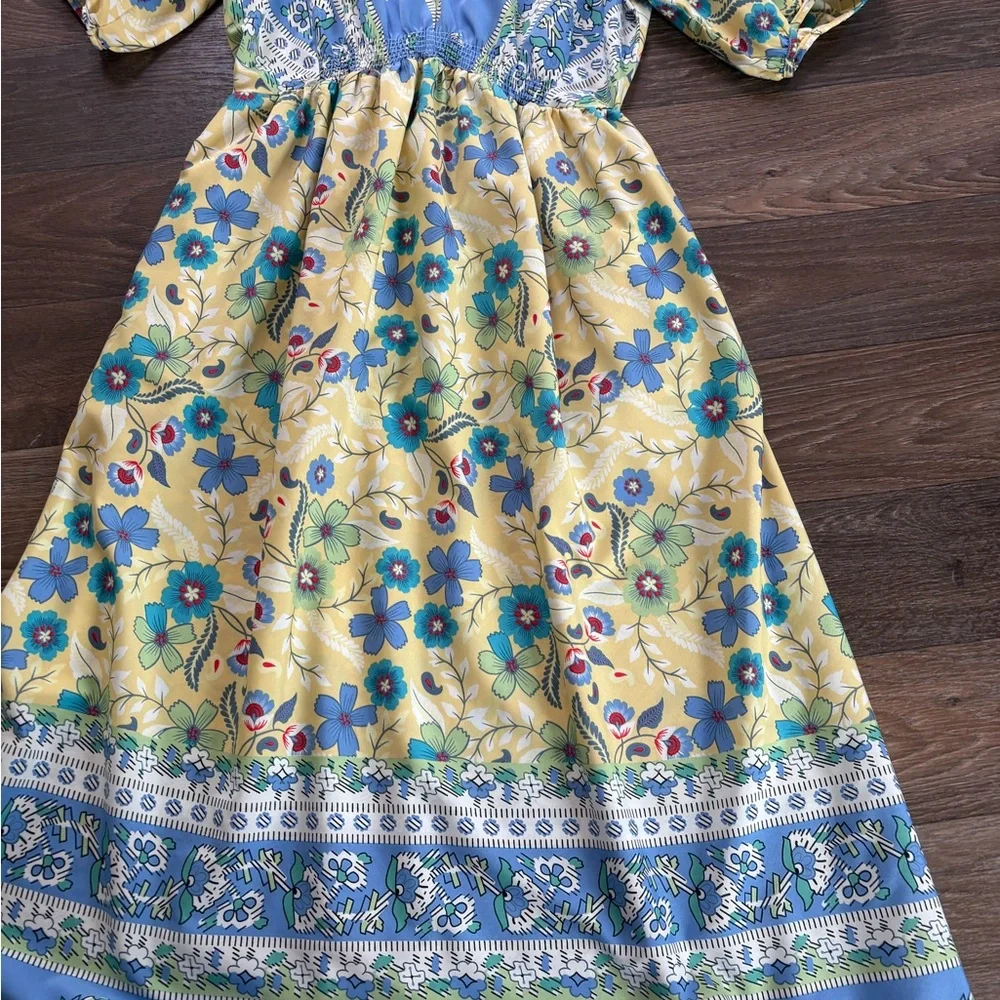 Suzanne Betro Floral V-Neck Dress - Picture 2 of 9